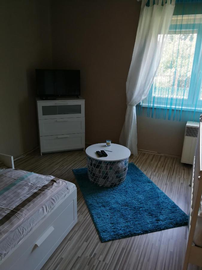 Zso-Ze Apartman Tiszafüred Exterior foto