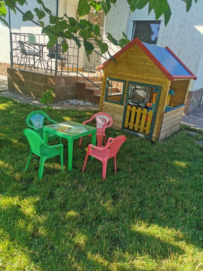 Zso-Ze Apartman Tiszafüred Exterior foto